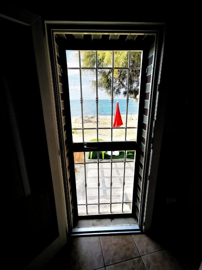 Casa Fronte Mare Villa มารีนา ดี มันกาแวร์ซา ภายนอก รูปภาพ